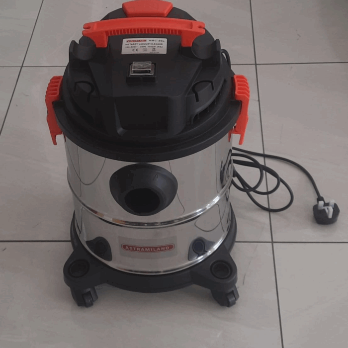 Astramilano Vacuum Cleaner 20 liters - Image 1
